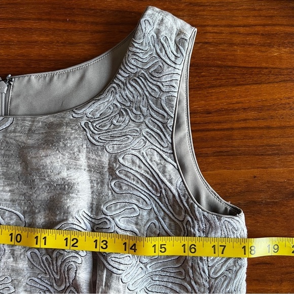 Lafayette 148 Shimmer Squiggle Pattern Sleeveless Gray Tan Sheath Dress Size 4 - Picture 4 of 16